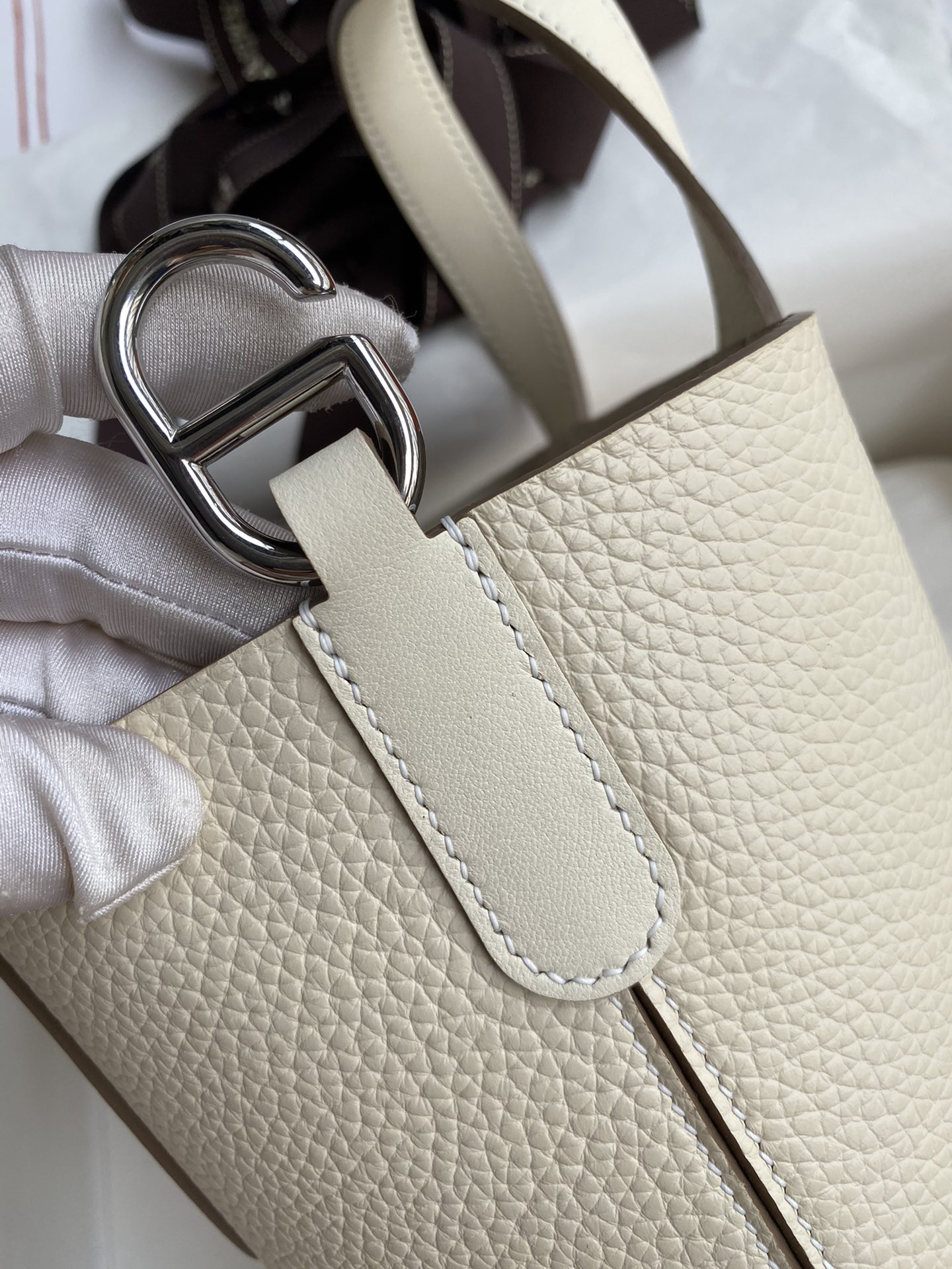 Hermes In The Loop 18 Bag In Cream White Clemence Leather